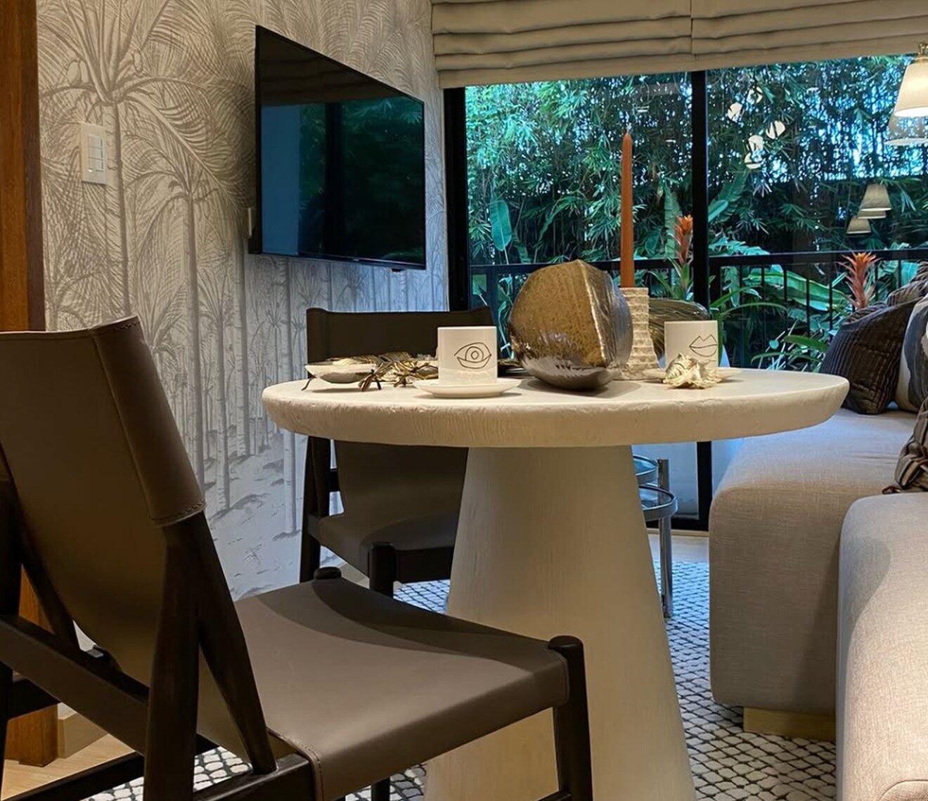Arthaland interior